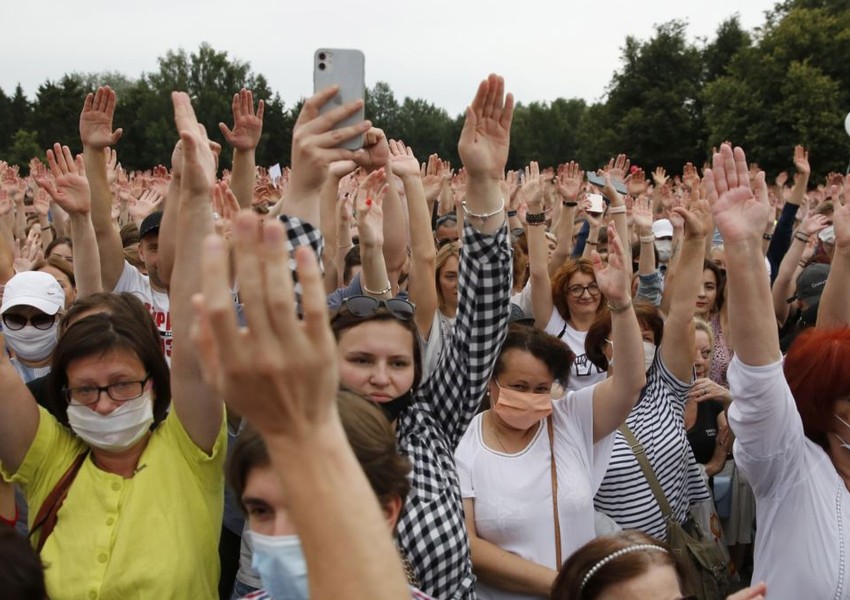 Azərbaycanda hazırda orta hesabla hər 1000 kişiyə 1001 qadın düşür