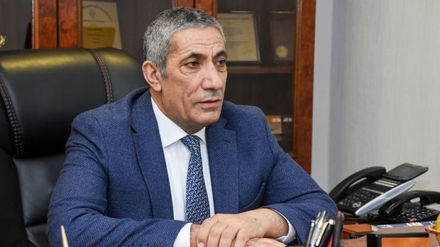 "İndiki nazir təzədir, görək nələr edəcək" - Siyavuş Novruzov kimlərin "bostanına daş" atdı?