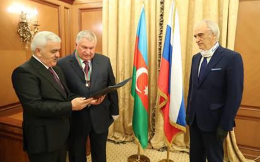 Rövnəq Abdullayev&nbsp;Moskvada: SOCAR prezidenti&nbsp;&ldquo;Rosneft&rdquo;in baş icraçı direktoru&nbsp;ilə nələri müzakirə etdi? - FOTOLAR
