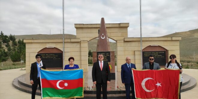 İSBAM&nbsp;rəhbərliyi Şamaxıda Türk əsgərlərinin məzarını ziyarət etdi - FOTOLAR
