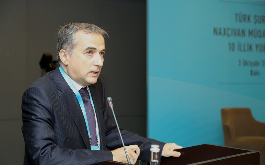 "Rus dilli məktəb məsələsi siyasi gündəmdən çıxmalı və..." - Mərkəz rəhbəri&nbsp;