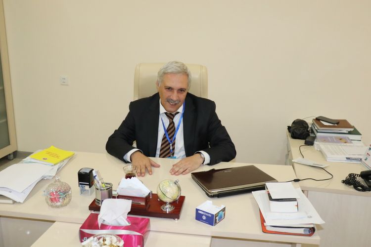 Səhiyyə Nazirliyi: &ldquo;Pandemiya insanları çətin psixoloji vəziyyətə salıb&rdquo;