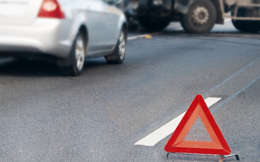 Bakıda yol qəzasında bir ailənin 5 üzvü yaralandı