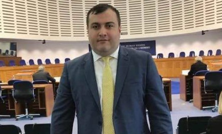 Elçin Sadıqovun fərdi vəkil fəaliyyəti ləğv edilib -&nbsp;Sabiq deputatın şəriki ilə bağlı qalmaqala görə