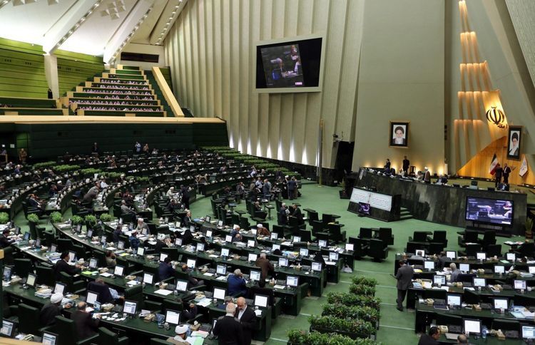 İran parlamentinin binasında yanğın olub, deputatlar təxliyə edilib