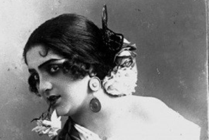 "İstəmirəm qocalığımı görsünlər..." -&nbsp;Azərbaycanın ilk peşəkar opera müğənnisi&nbsp;Fatma Muxtarova&nbsp;haqda maraqlı məlumatlar + FOTOLAR