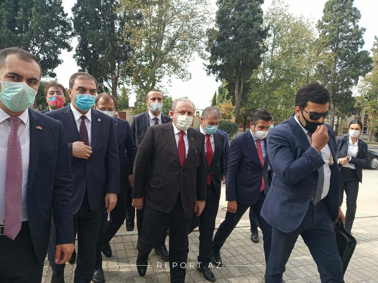 Türkiyə parlamentinin sədri Gəncədədir - FOTOLAR