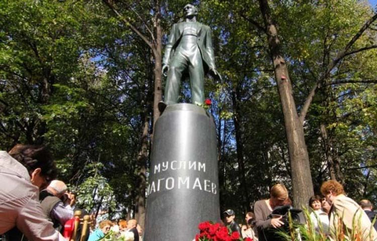 Səfirlik: "Moskvada Müslüm Maqomayevin abidəsini təhqir edənlər müəyyən olunub"