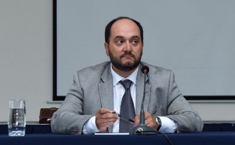 Ermənistanda daha bir nazir vəzifədən çıxarıldı