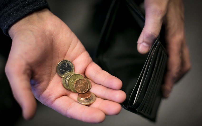 Dünya Bankı: "Yoxsulluq həddində yaşayan insanların sayı artacaq"