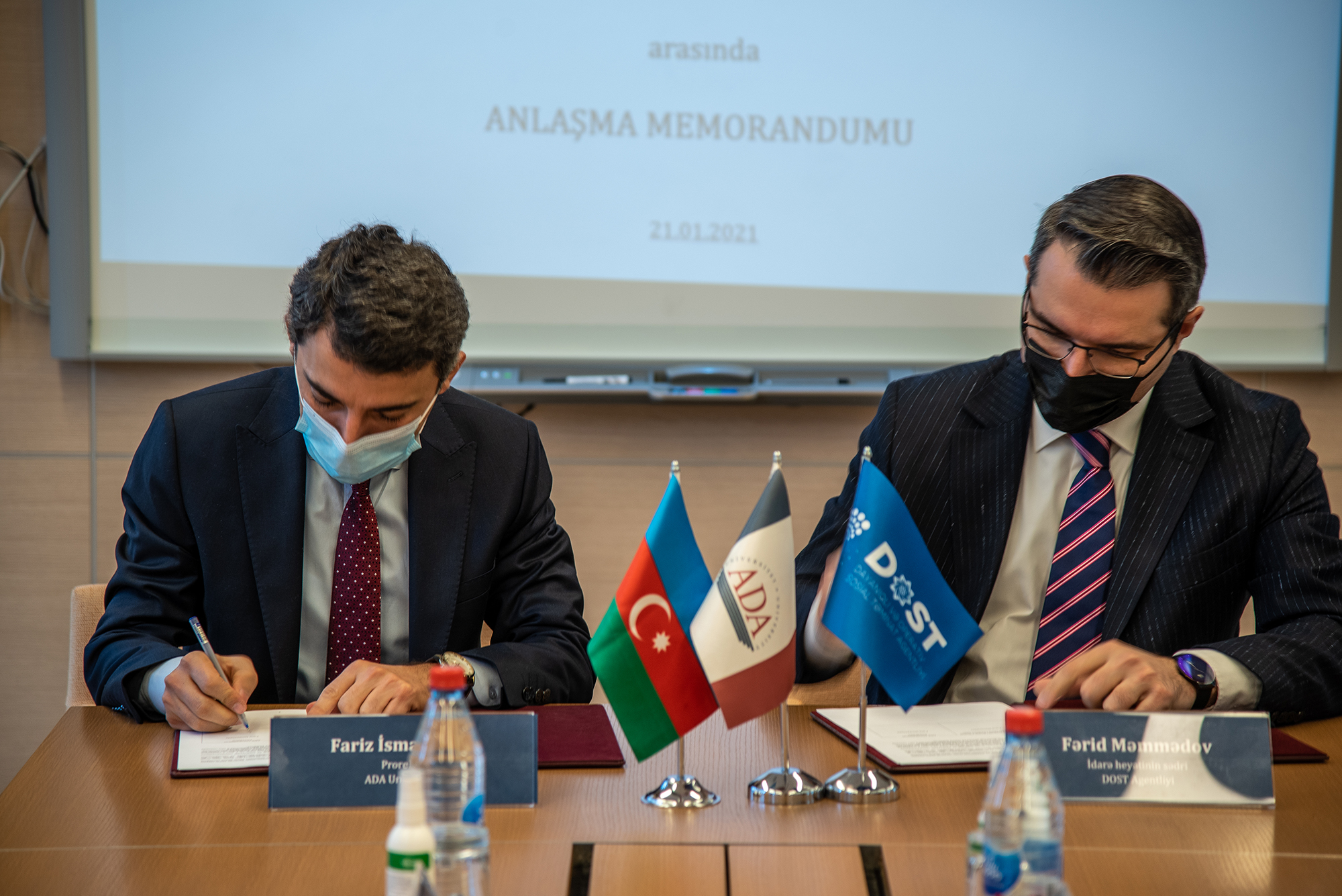 ADA Universiteti ilə DOST Agentliyi arasında Anlaşma memorandumu imzalanıb