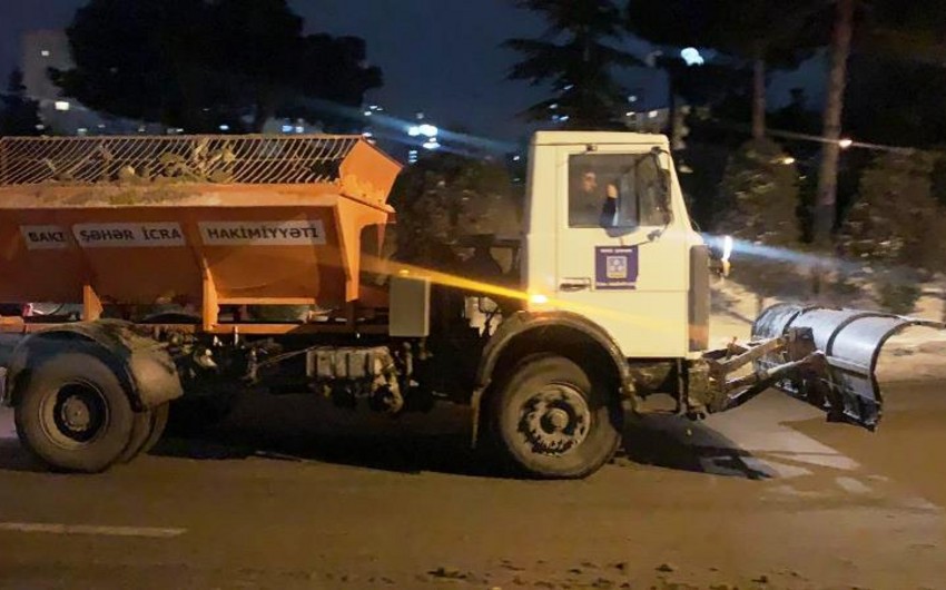 BŞİH: "Yolların təmizlənməsi və duz səpilməsi işləri bütün gecə&nbsp;davam edəcək"