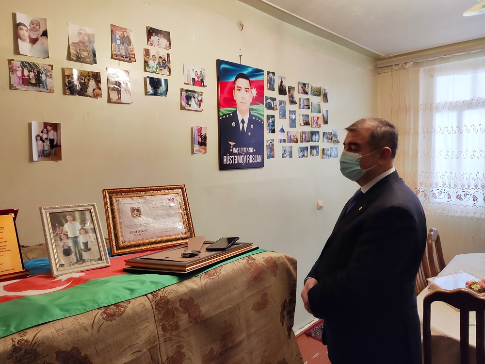 Şirvanın icra başçısı şəhid Ruslan Rüstəmovun ailəsini ziyarət edib - FOTOLAR