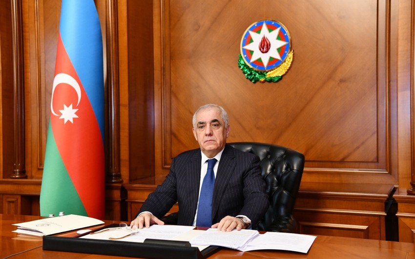 Əli Əsədovun sədrliyi ilə şura toplandı:&nbsp;maliyyə sabitliyi, bank sektorunun vəziyyəti və digər məsələlər müzakirə olunub - FOTOLAR