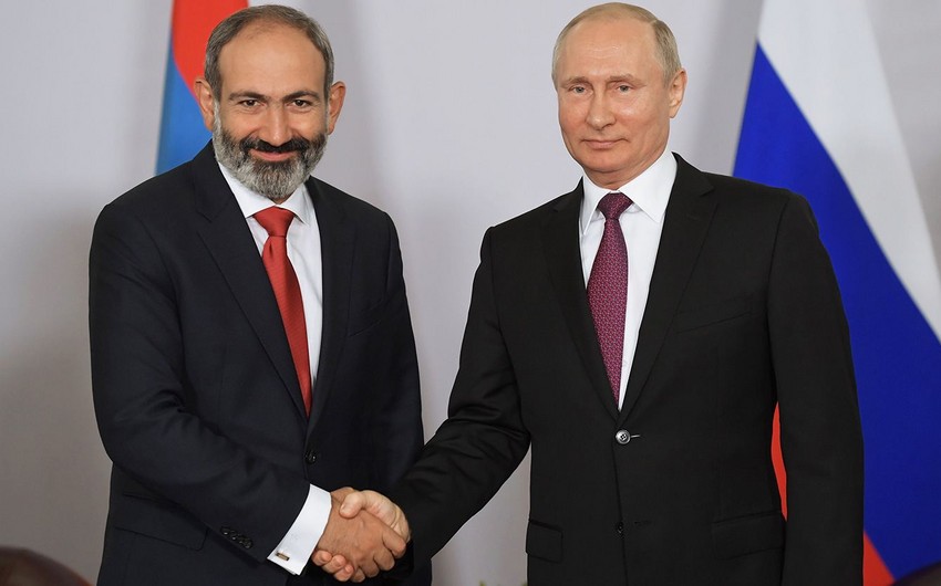 Paşinyanla Putin arasında ikitərəfli görüş olub - İrəvanda