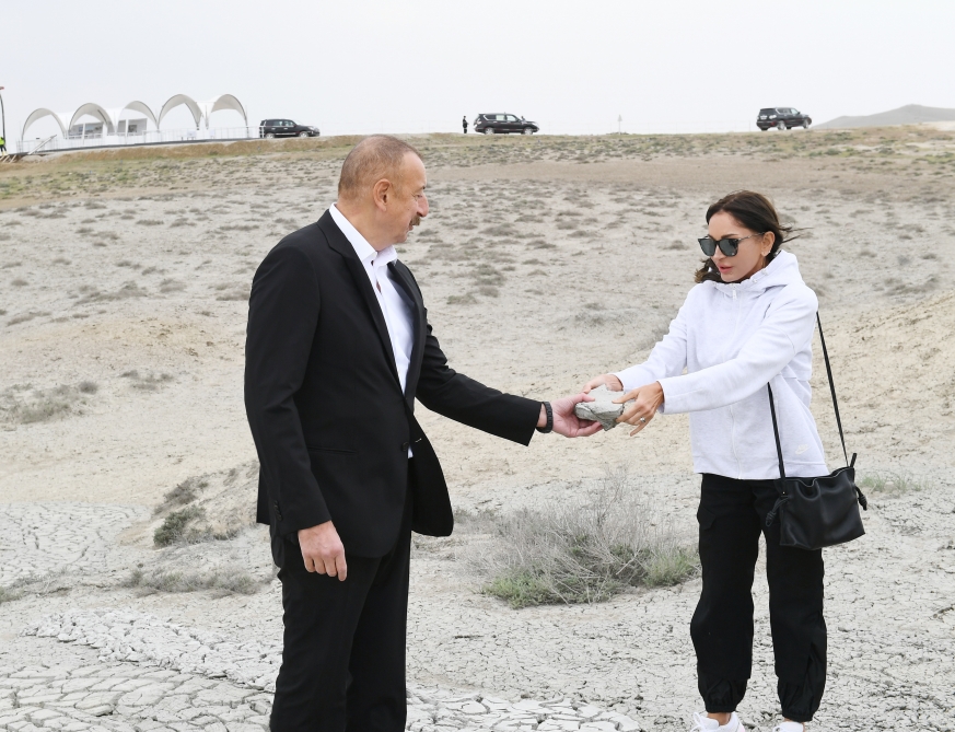 Prezident və xanımı Palçıq Vulkanları Turizm Kompleksinin təməlqoyma mərasimində&nbsp;- FOTOLAR