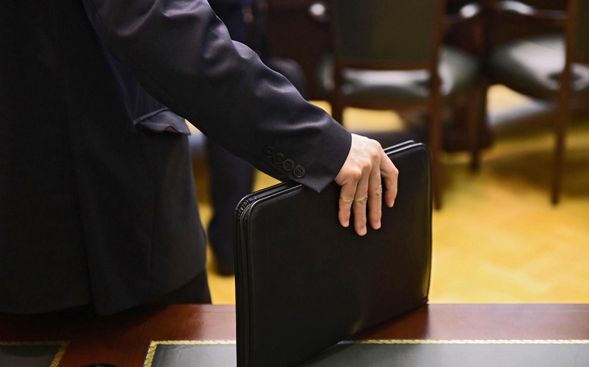 Əməkdar artist vəzifədən azad olunub