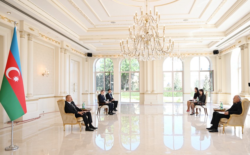 "Bir-birimizin maraqlarını müdafiə edəcəyik" - Prezident&nbsp;İlham Əliyev iki ölkə səfirinin&nbsp;etimadnamələrini&nbsp;qəbul etdi (FOTOLAR)