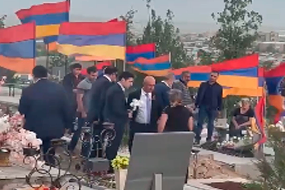 Köçəryan məzarlıqdan belə qovuldu&nbsp;- VİDEO