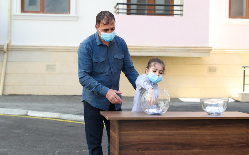 Daha 50 şəhid ailəsi ilə&nbsp;əlillərə mənzil verilib