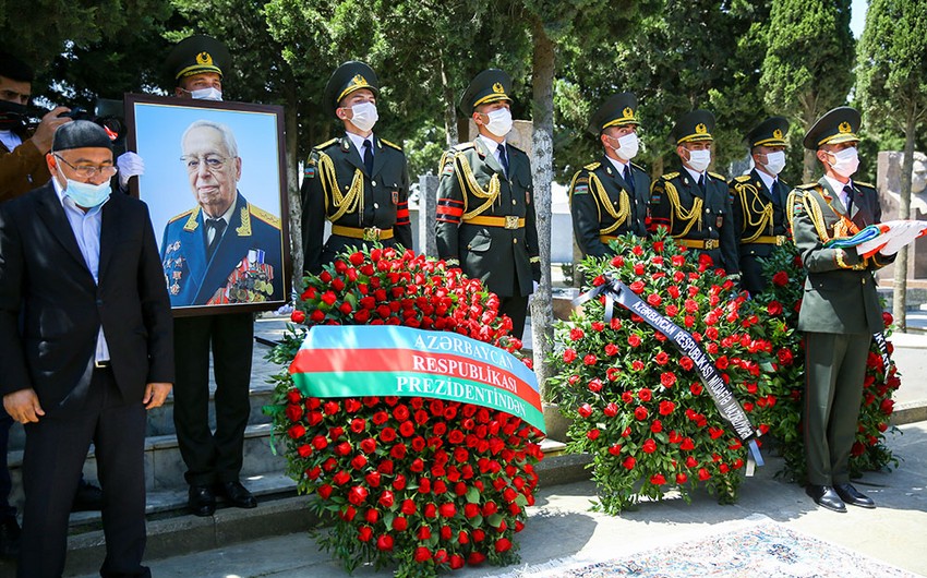 Prezident istefada olan general-polkovnikin dəfn mərasiminə əklil göndərib