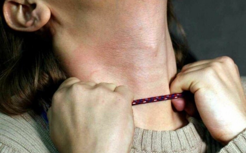 Bakıda qətl: ər arvadını məftillə boğaraq öldürdü