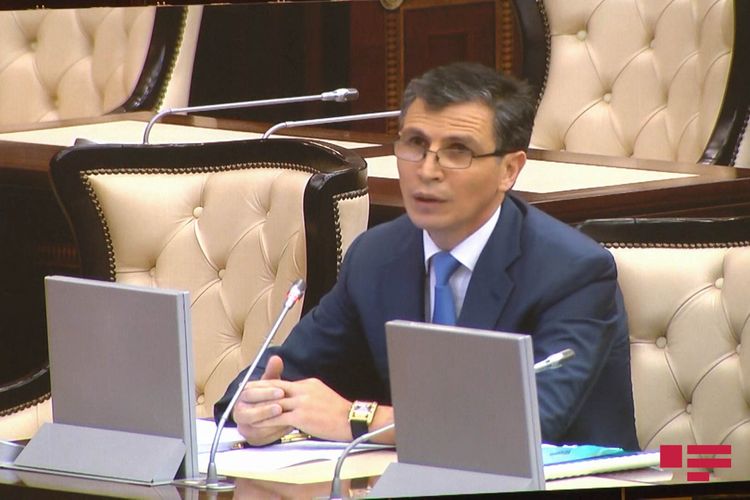 Zahid Oruc Milli Məclisdə: "Emin Hüseynov insan haqlarının vəziyyətini soruşur,&nbsp;Mehriban xanım &nbsp;isə..."