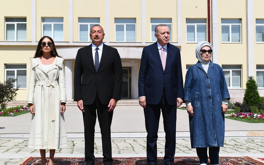 Ərdoğanla&nbsp;xanımının&nbsp;şərəfinə nahar verilib