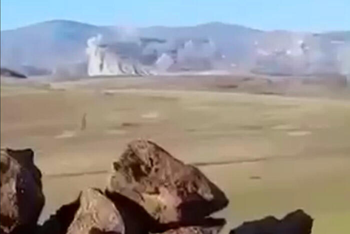 ERMƏNİLƏR QARABAĞ SAVAŞI ZAMANI ŞUŞANI BELƏ BOMBALAYIBLAR - Video