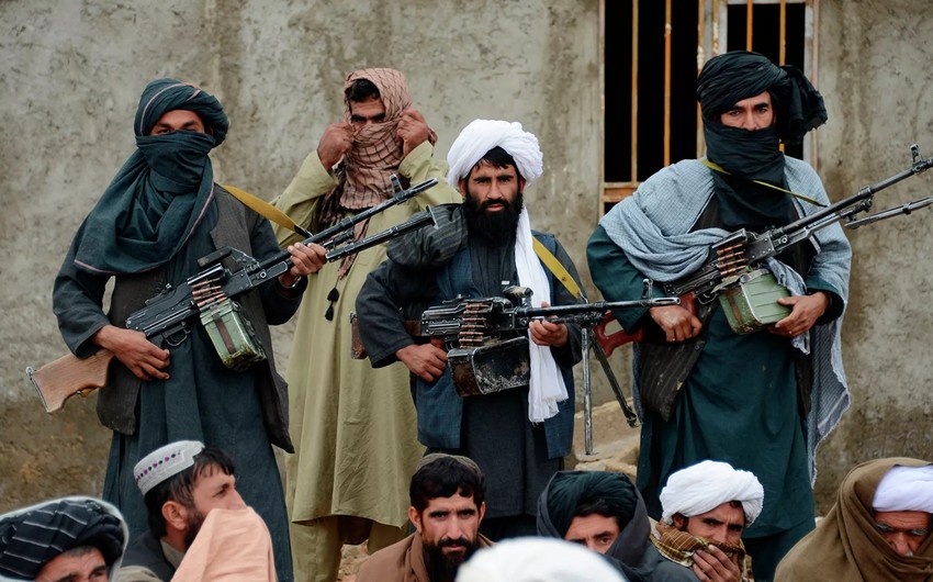 "Taliban" daha bir rayonu ələ keçirib, polis rəisi isə girov götürülüb