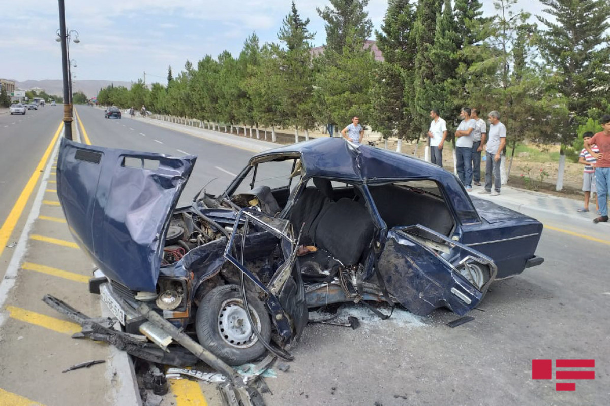 Hacıqabulda iki avtomobil toqquşub - Bir ailənin 4 üzvü xəsarət alıb, biri ölüb&nbsp;