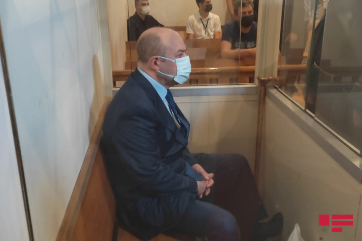 "ƏGƏR MƏNİ ASMAQ İSTƏYİRSİNİZSƏ..." - Eldar Həsənov prokurorun suallarını cavablandırıb, özünü günahsız sayıb (YENİLƏNİB)