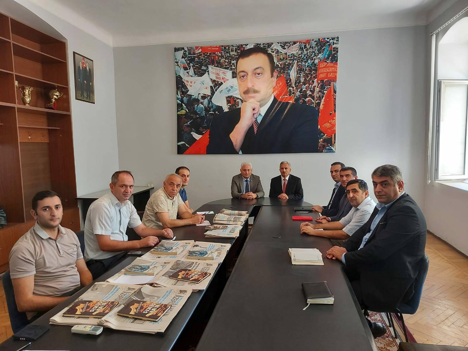 Alqış Həsənoğlu&nbsp;kollekitivə təqdim olundu - FOTO
