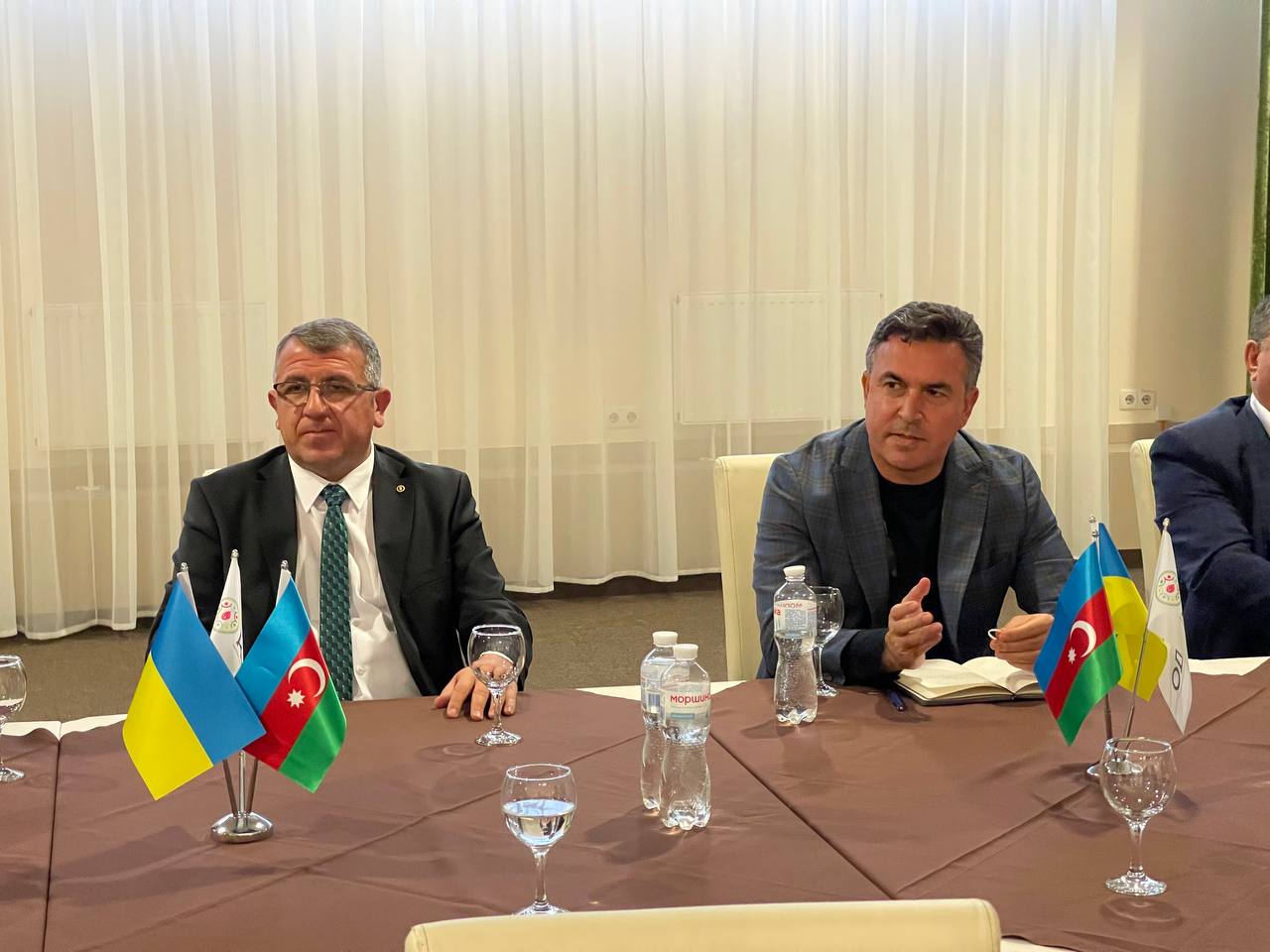 Samir Adıgözəlli Dneprdə diaspor fəalları ilə görüşüb - FOTOLAR