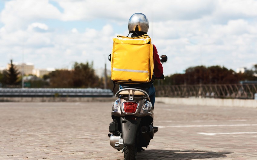 Azərbaycanda moped sürücülərindən sürücülük vəsiqəsi tələb olunacaq