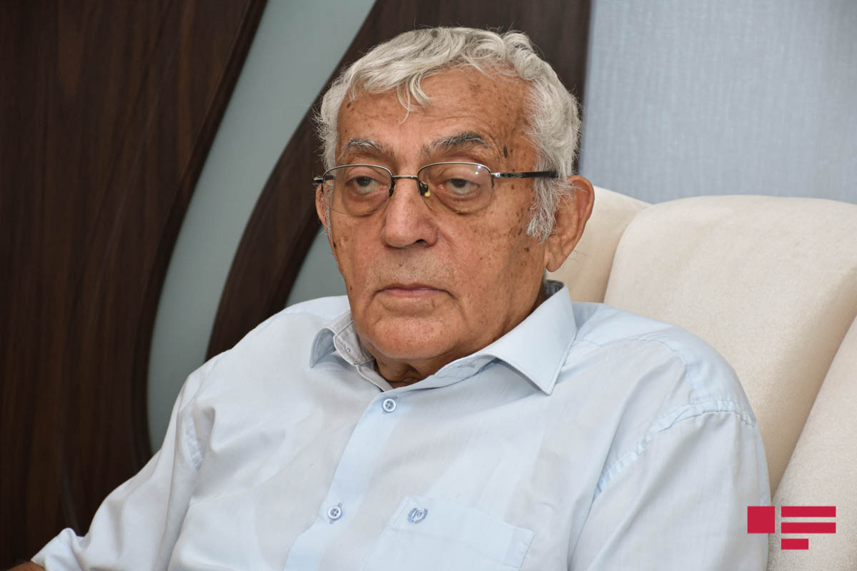 Professor:&nbsp;"Hər şey paranın başındadır, sən fantaziyalarınla uşağı doydura bilməzsən" - "Bu gün ədəbiyyata gələnlər yazıq adamlardır&rdquo;