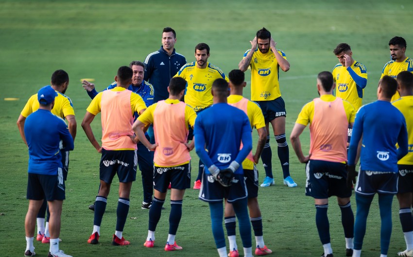 Braziliyanın məşhur klubunun&nbsp;futbolçuları məşqə çıxmaqdan imtina ediblər - Səbəb
