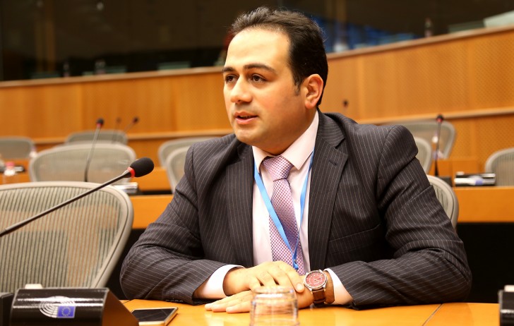 Sayt rəhbəri deputatlığa namizəd oldu - Açıqlama (FOTO)