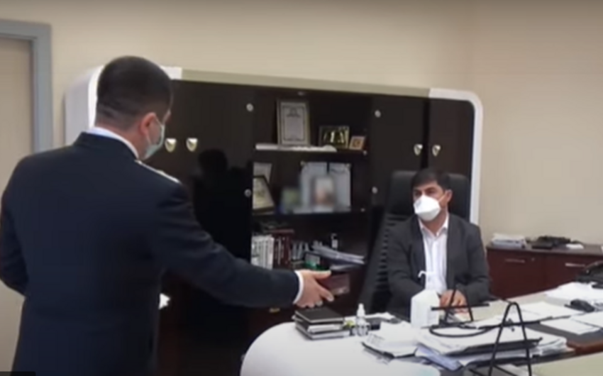 XƏSTƏXANA DİREKTORU SAXLANILDI:&nbsp;rüşvət&nbsp;görüntüləri yayıldı + FOTO/VİDEO
