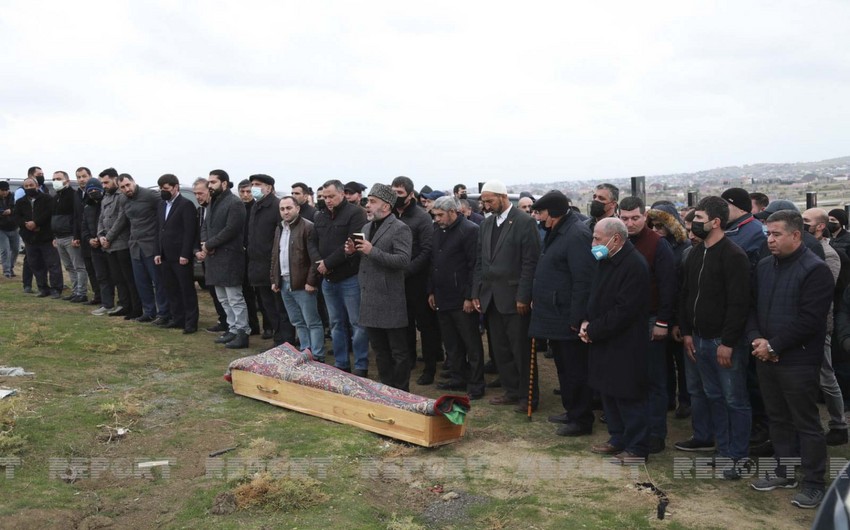 Elnur Əşrəfoğlu dəfn edilib - FOTO