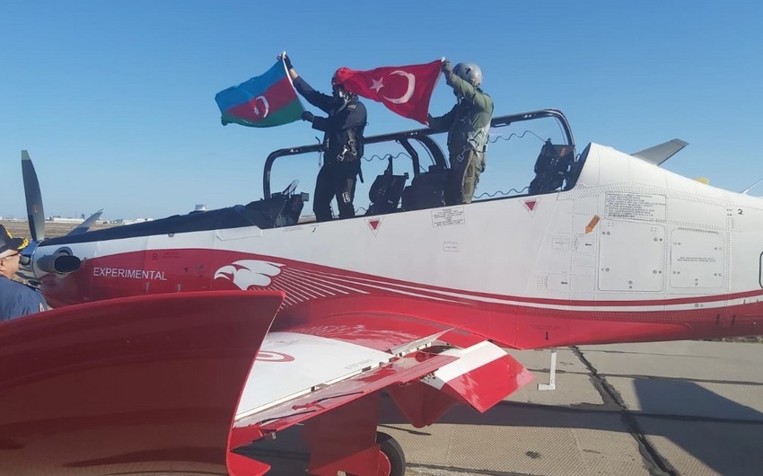 Azərbaycan Türkiyədən yeni hərbi təyyarə alıb - FOTOLAR