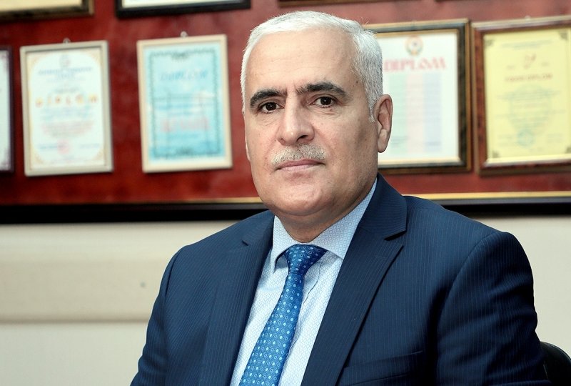 Vüqar Rəhimzadə: "Ermənilərin illər keçdikcə xeyirlərinə nəyinsə dəyişəcəyini düşünmələri utopiyadır"