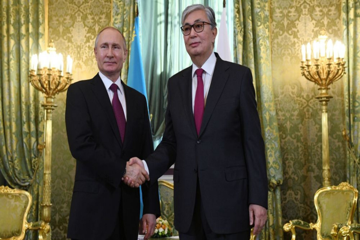 Putin Qazaxıstan prezidenti ilə müzakirə aparıb