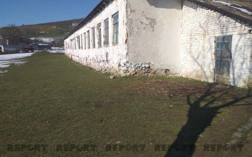 Cəlilabad rayonunun Musalı kənd tam orta məktəbinin döşəməsi və tavanı çöküb