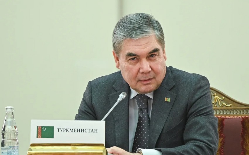 Qurbanqulu Berdiməhəmmədov Fəxri xiyabanı ziyarət edib