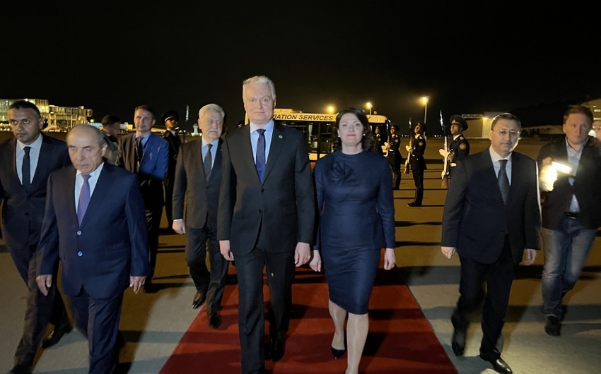 Litva prezidenti Azərbaycana gəlib - FOTO