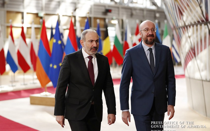 Paşinyan Brüsseldə Şarl Mişellə təkbətək görüşüb