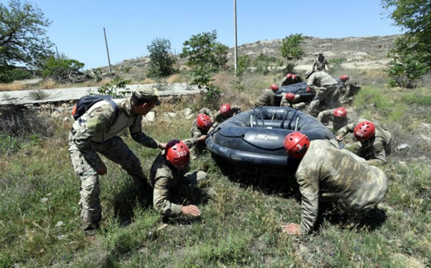 Azərbaycanın dəniz piyadaları belə təlim keçir&nbsp;- VİDEO