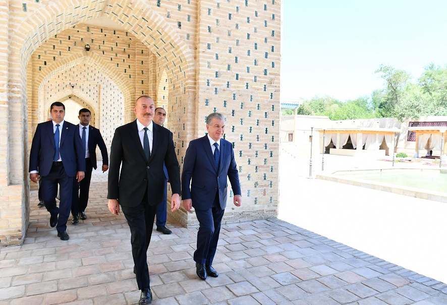 İlham Əliyev Özbəkistanda: Prezident Xivə şəhərində &ldquo;Nurullaboy&rdquo; saray kompleksi ilə tanış olub (FOTOLAR)