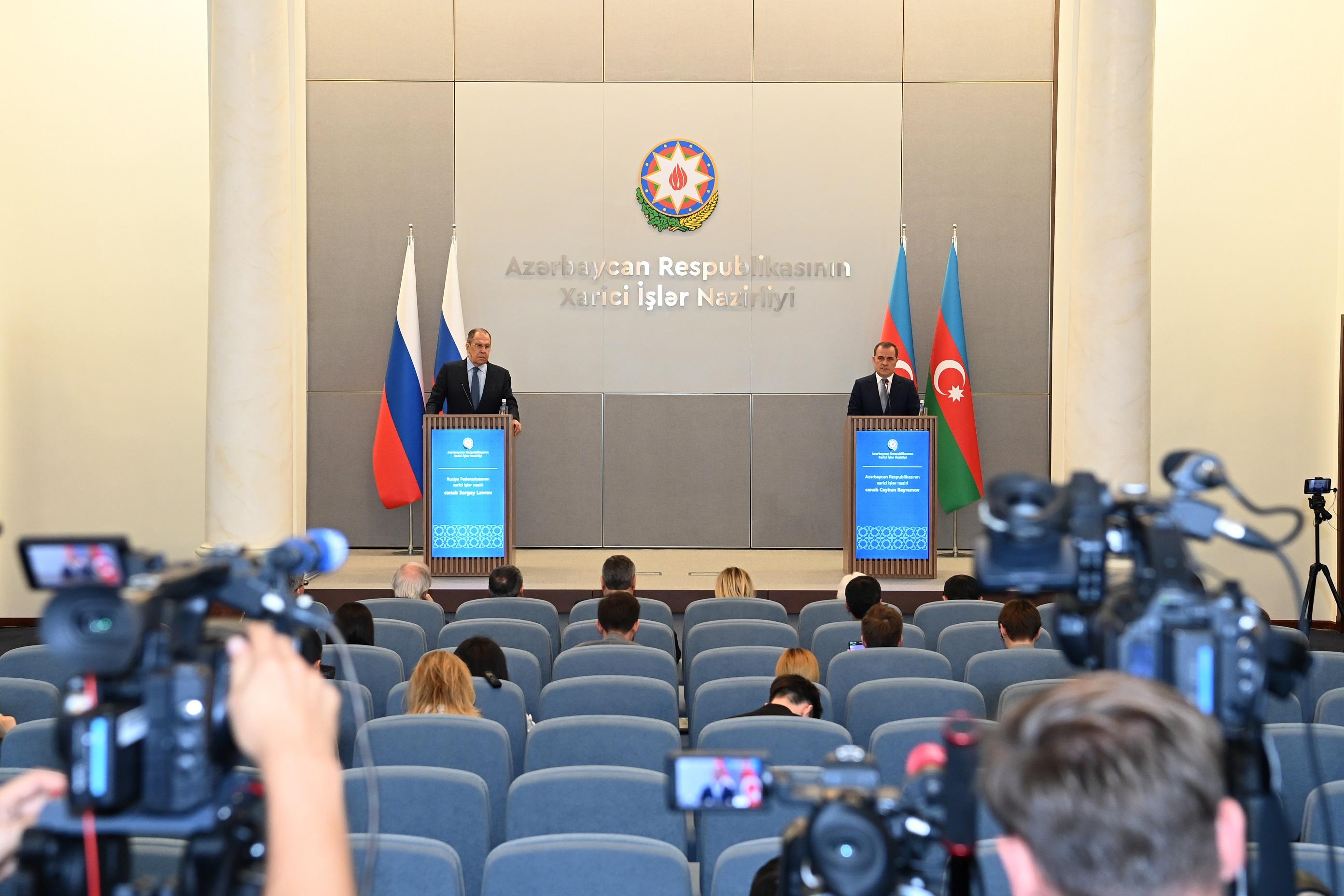 Ceyhun Bayramovla Lavrov brifinqdə: "Bu proses formatın girovu ola bilməz" - "Bu, ABŞ-ın təşəbbüsü ilə baş verib..." (FOTOLAR/Yenilənib)